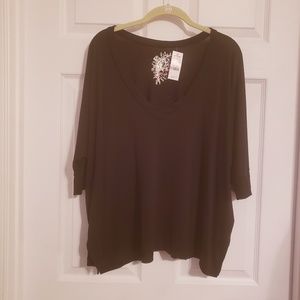 Black 3/4 Sleeve Dolmen/Bat wing V-neck Tee
